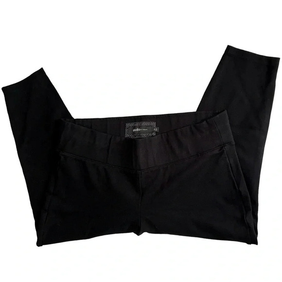 Studio by Torrid 2R slim fit technology black capris - Picture 2 of 6
